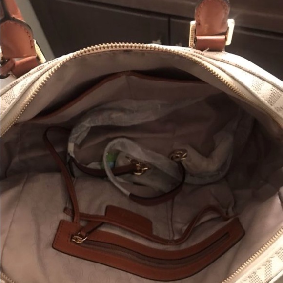 MK purse - Picture 3 of 3